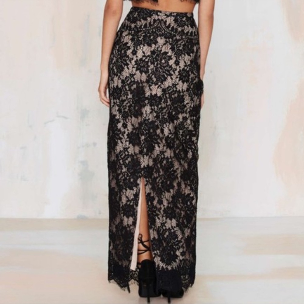 The Jetset Diaries Elegant Black Lace Maxi Skirt - Picture 6 of 8